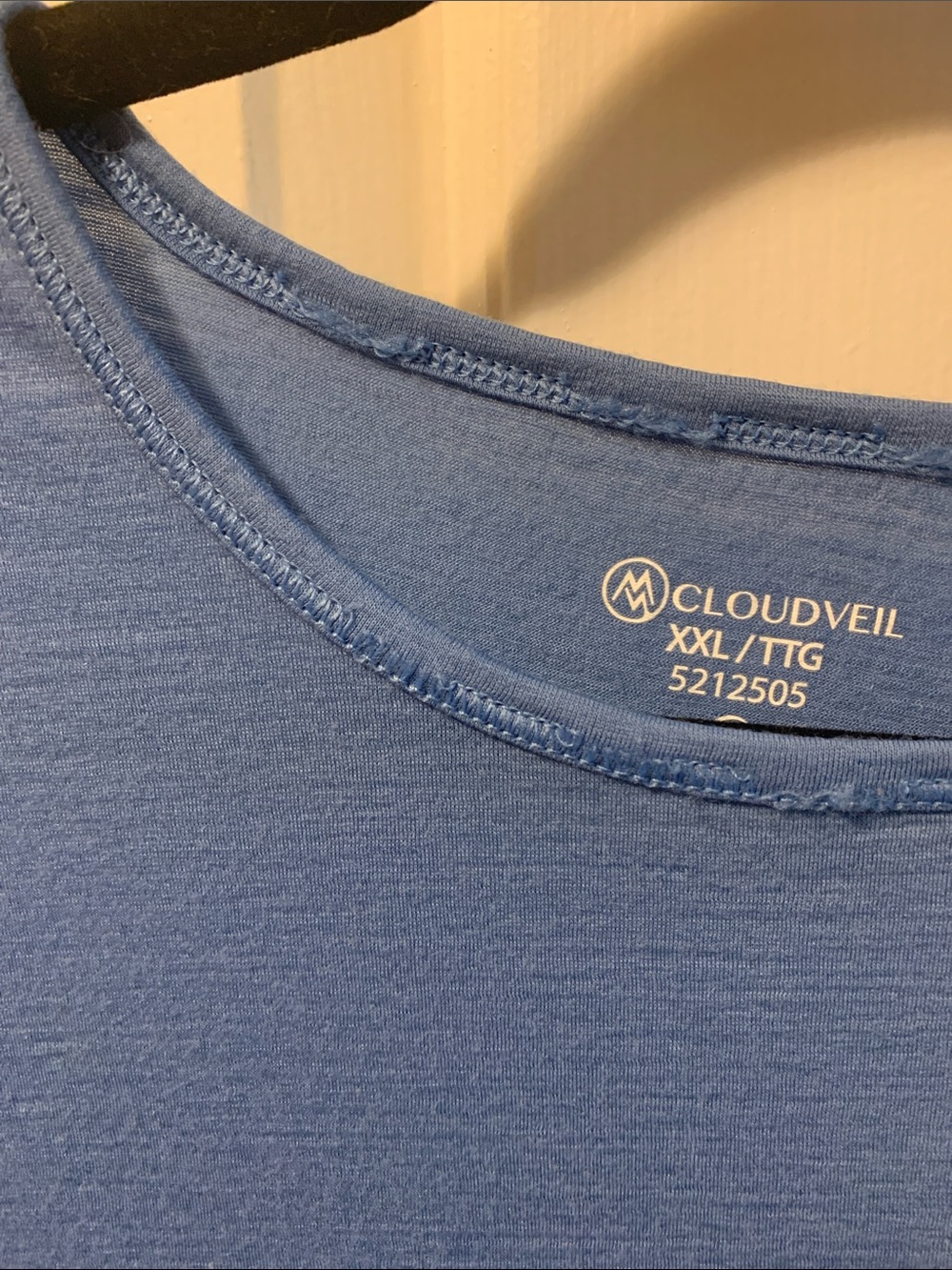 Women’s Long-Sleeve Crew Neck Shirt - Light Blue